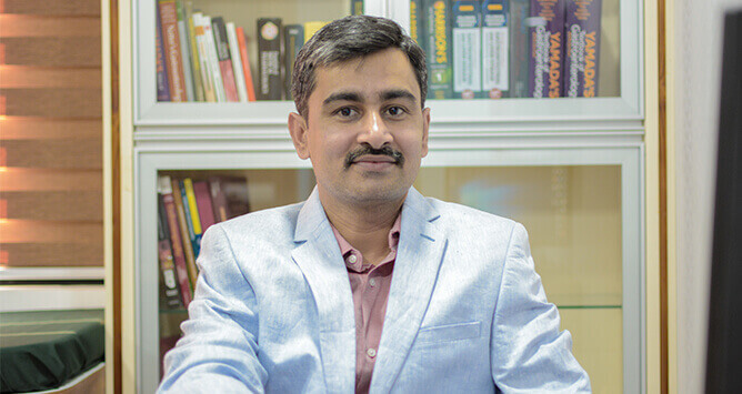 Dr. Ravindra Gaadhe